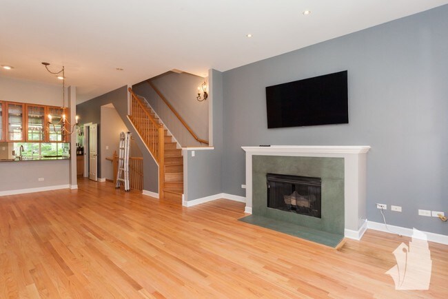 Building Photo - GORGEOUS 3-STORY TOWN HOME ON S PRAIRIE