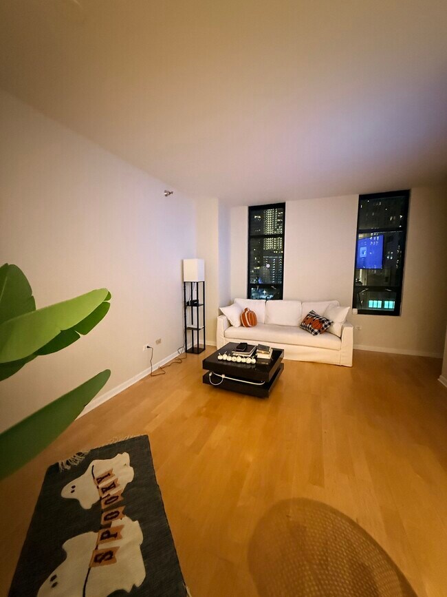 Foto del edificio - 1255 S State St