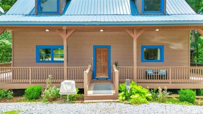 Foto del edificio - 417 Hickory Ridge Dr