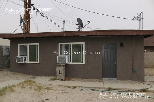 Foto del edificio - 66124 Acoma Ave