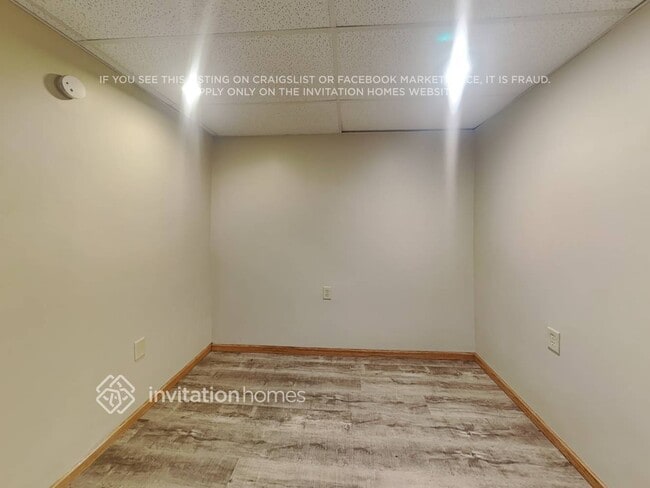 Building Photo - 1131 Benton Way