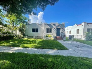 Building Photo - 1520 SW 10th St