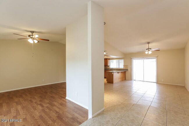 Building Photo - 3546 W Willow Ave