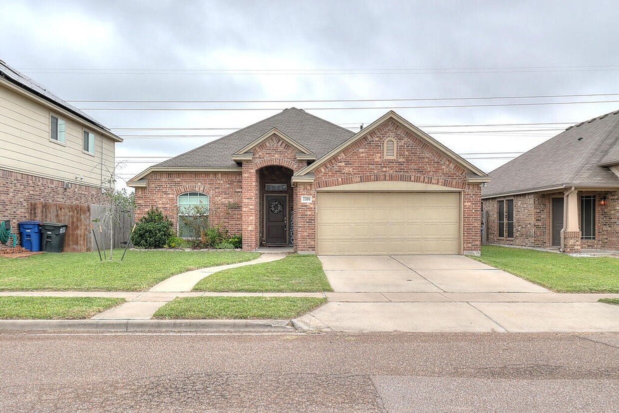 Foto principal - 7701 Cattlemen Dr