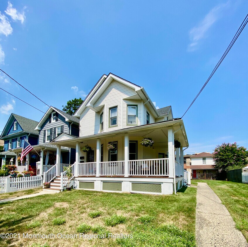 Foto principal - 1107 2nd Ave