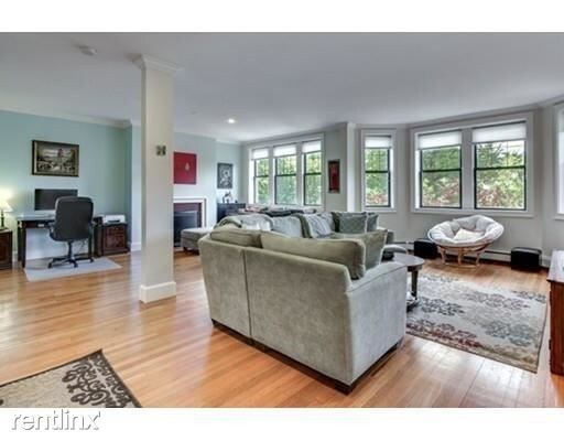 Building Photo - 4 br, 2 bath Condo - 1195 Beacon St