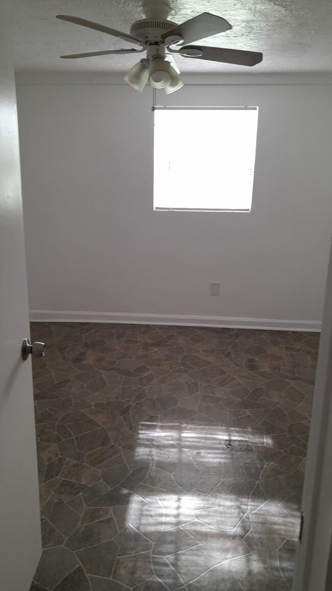 Building Photo - 2405 Franklin St