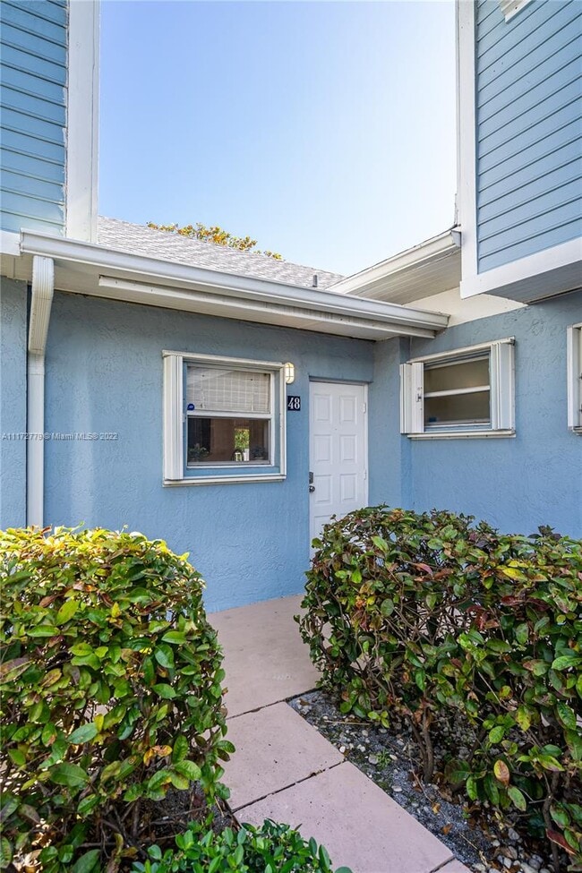 Building Photo - 798 Crandon Blvd