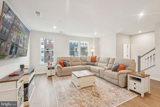 Building Photo - 4610 Olivine Dr