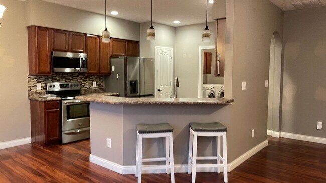 Foto del edificio - COMING SOON....3 Bedroom 2 Bath with Offic...