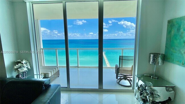 Foto del edificio - 16699 Collins Ave