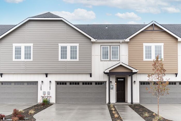 Primary Photo - Townhomes at Bent Rock