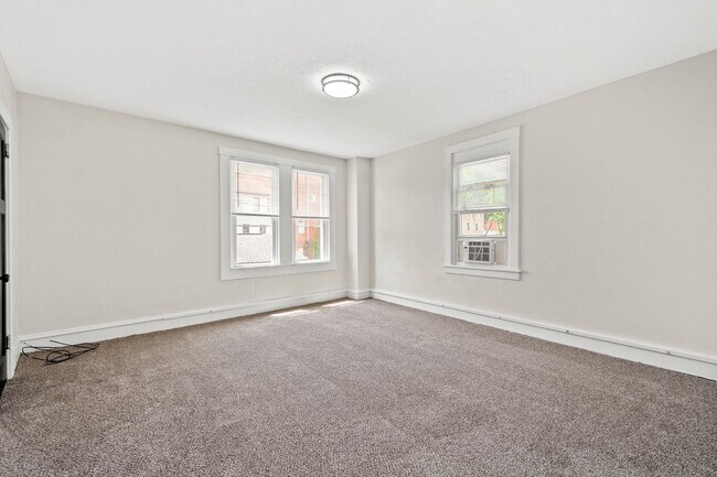 Foto del edificio - 644-650-650 Center Ave