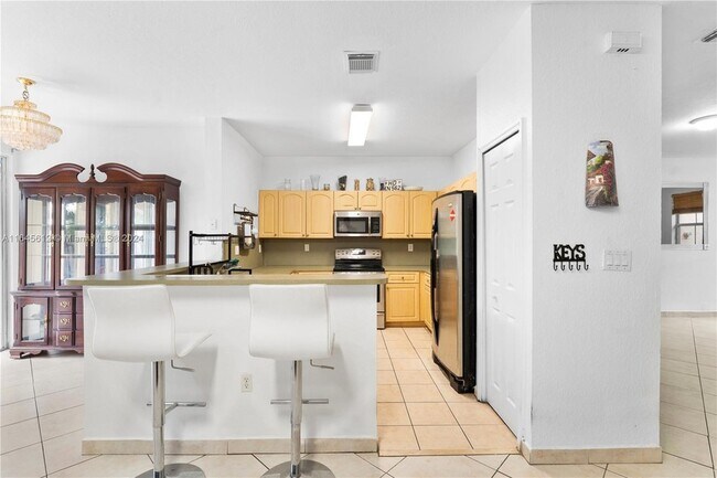 Building Photo - 15408 SW 9th Way