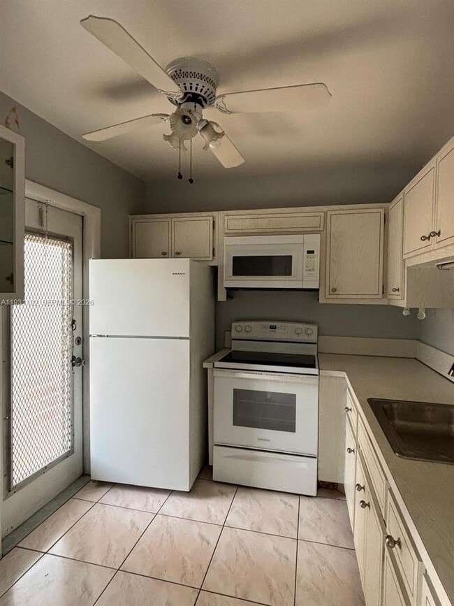 Building Photo - 5181 W Oakland Park Blvd