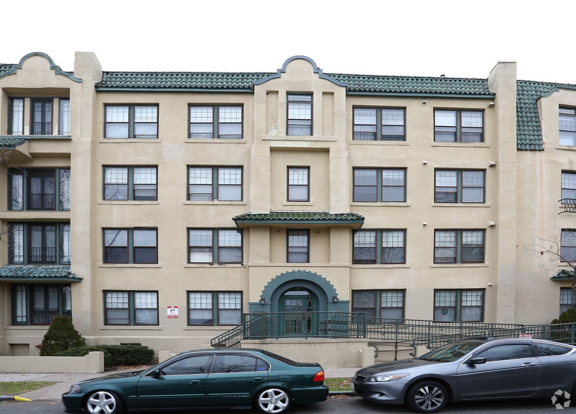 Foto del edificio - Kenwyn & Quadrangle Apartments