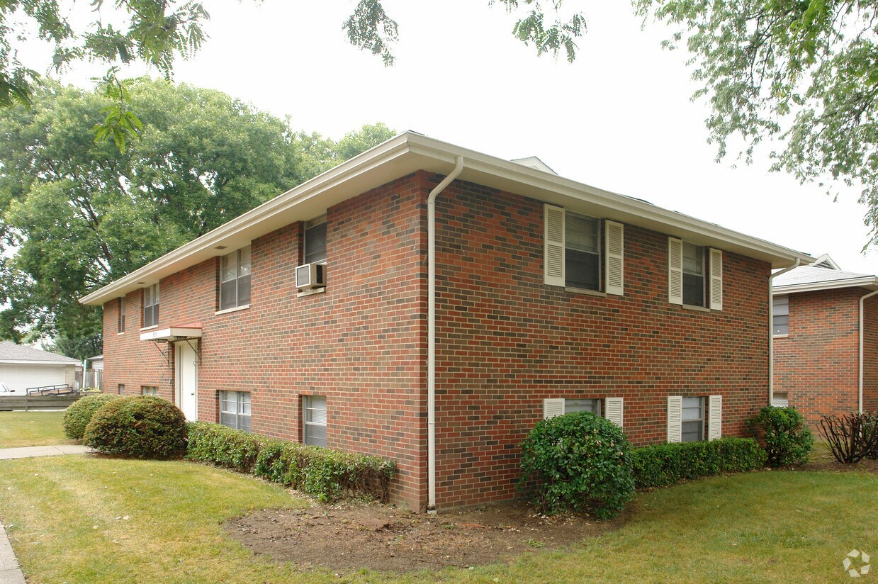 Building Photo - 1533 Elmwood Ave