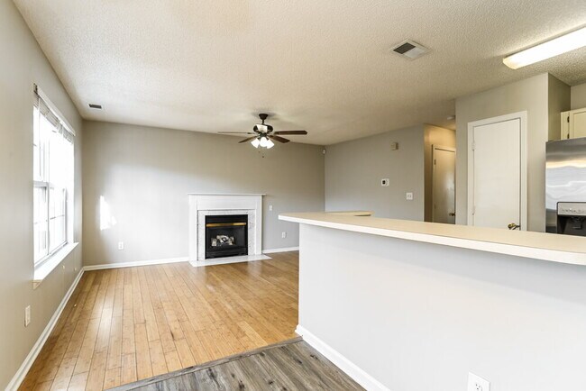 Foto del edificio - 925 Treasure Pl SW