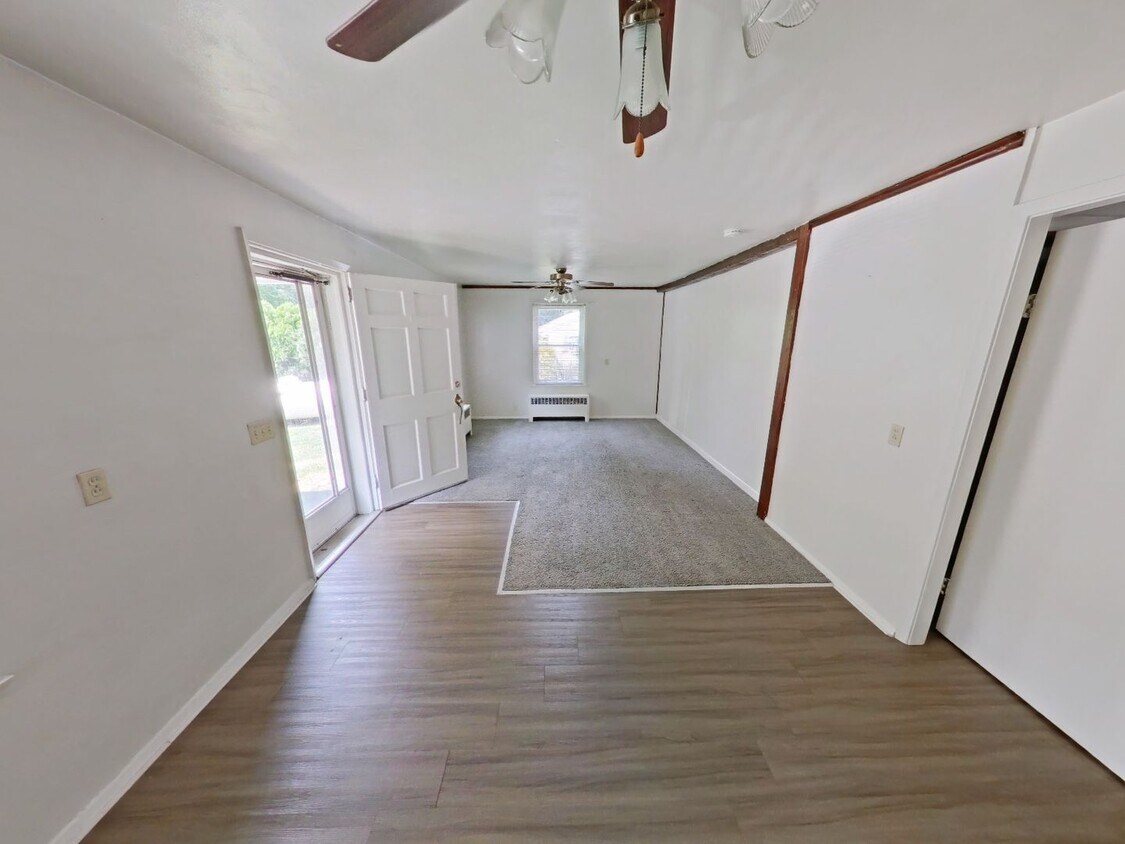 Primary Photo - 3630 Colebrook Rd