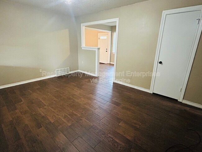 Foto del edificio - 701 NW 2nd St