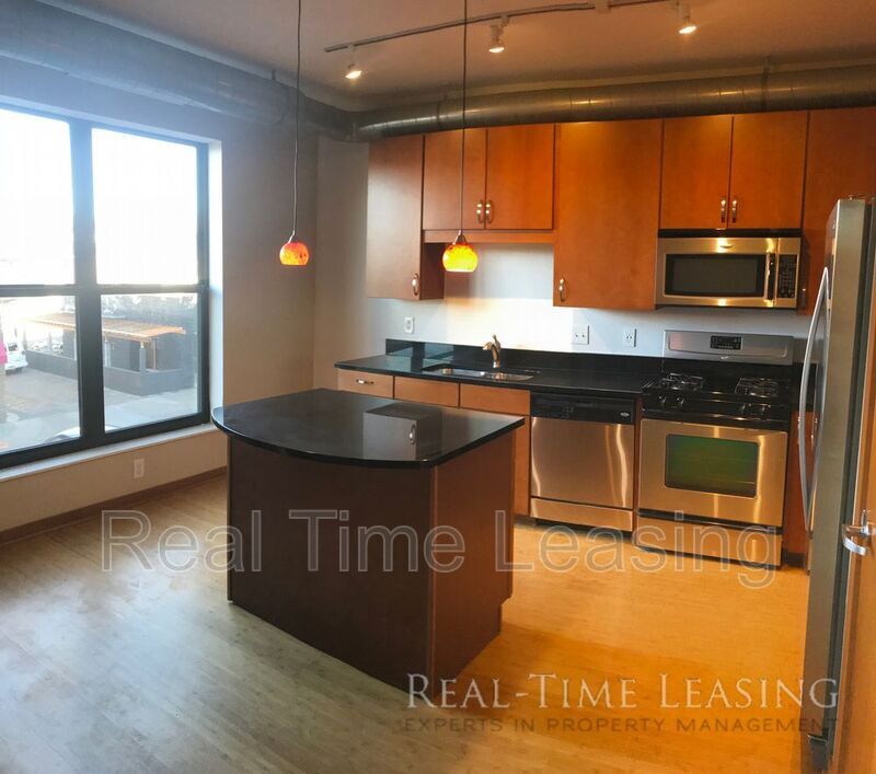 Primary Photo - 15 E Franklin Ave
