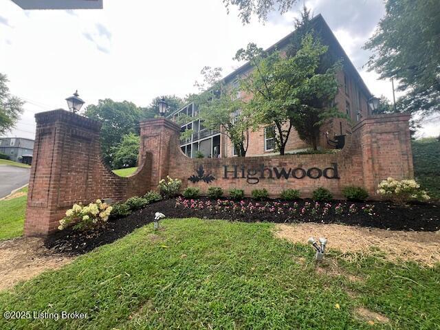 Building Photo - 416 Highwood Dr