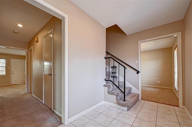 Building Photo - 16014 Stonehaven Dr