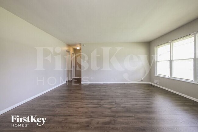 Foto del edificio - 1002 Hathaway Dr