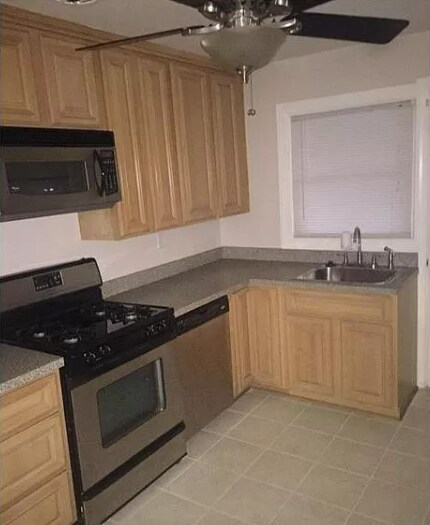 Foto del edificio - 3 Bedroom 2.5 SemiDetached Home