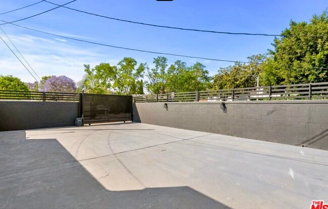 Building Photo - 8625 Melvil St