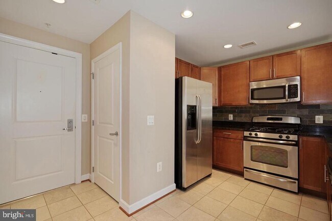 Building Photo - 8191 Strawberry Ln