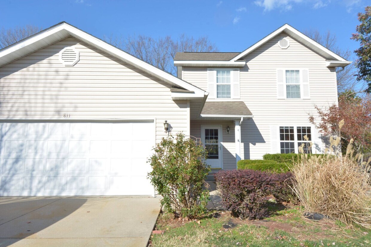 Primary Photo - 811 Oxford Dr