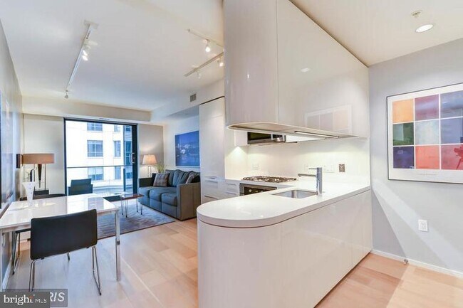 Foto del edificio - 925 H St NW