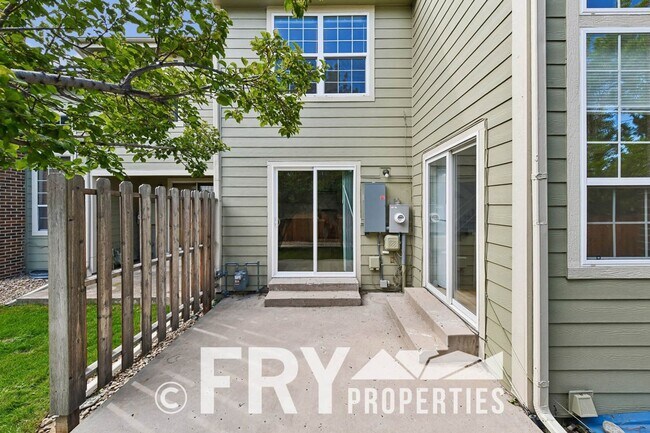 Building Photo - 14313 E Warren Pl
