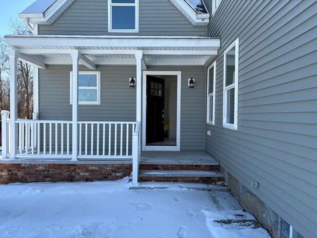 Foto del edificio - 316 Old Fall River Rd