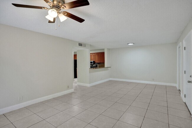 Foto del edificio - 3 BED/2BATH