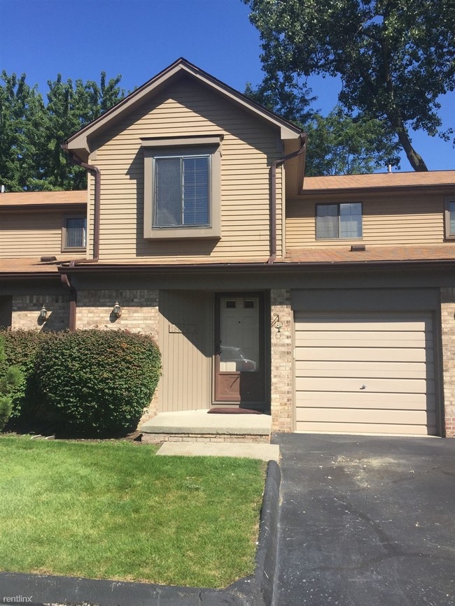 18674 W 13 Mile Rd, Beverly Hills, MI 48025 House for Rent in Beverly Hills, MI