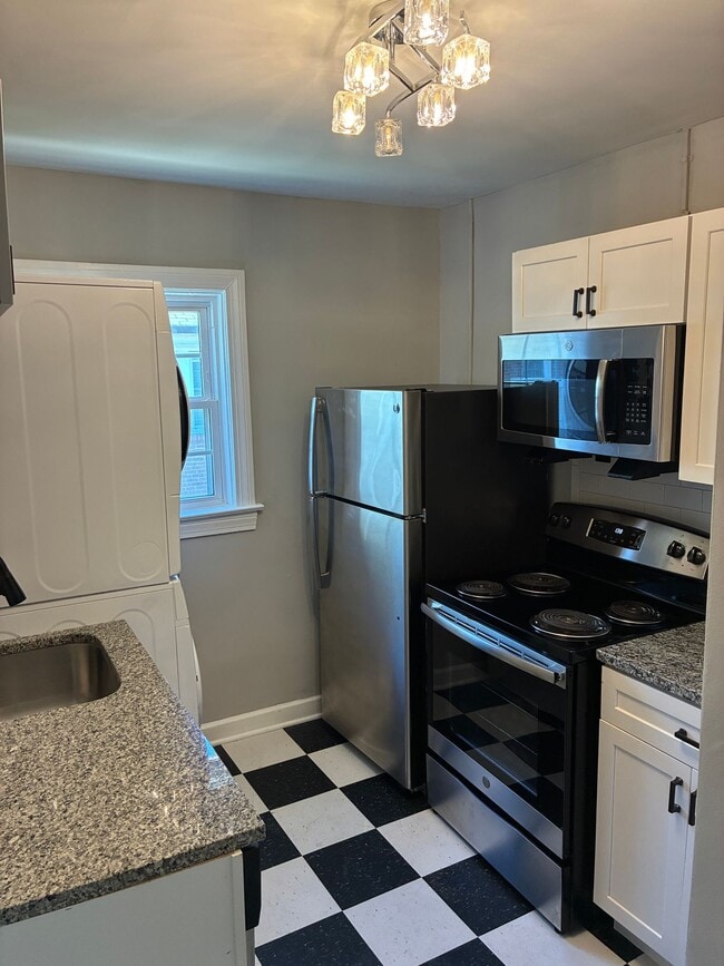 Building Photo - Avenue Willows 2 bed-1 bath with W/D included!