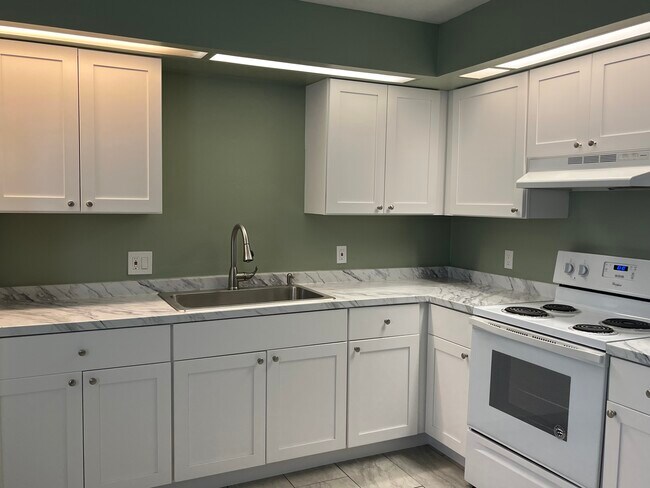 Foto del edificio - 101 Lake Hunter Dr