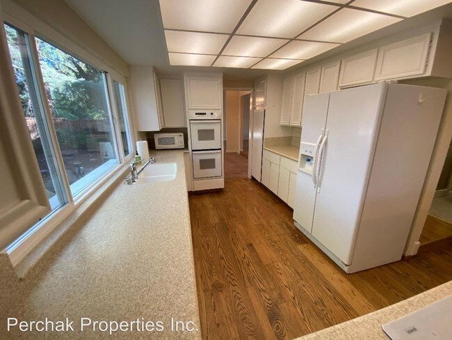 Building Photo - 4 br, 3 bath House - 3150 Meadow View Lane