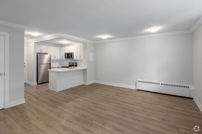 1 BR 1 BA 510 SF - 20 Elizabeth Street N