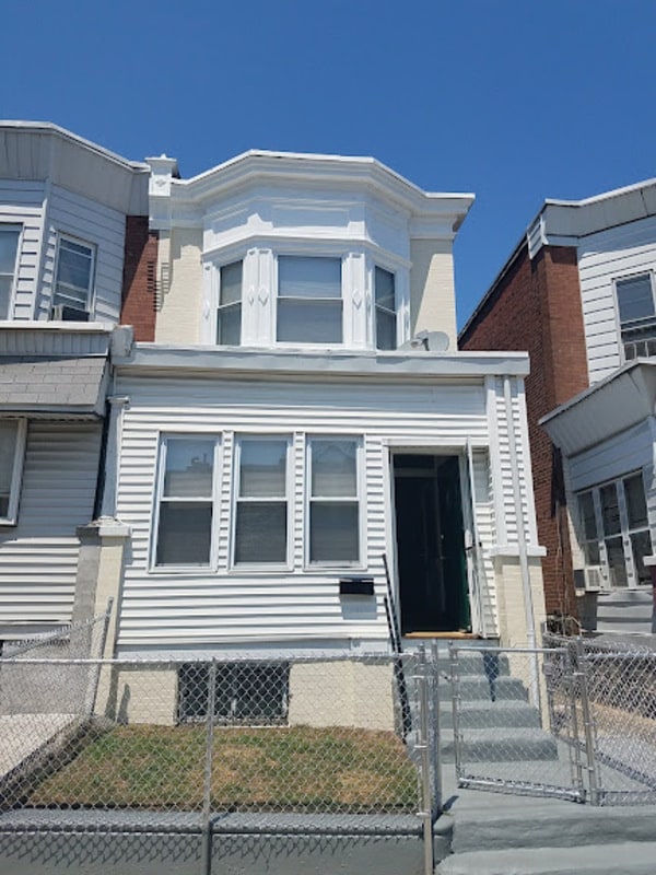 5927 Cedar Ave photo'