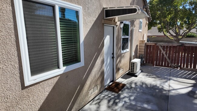 Building Photo - 6288 Susana St