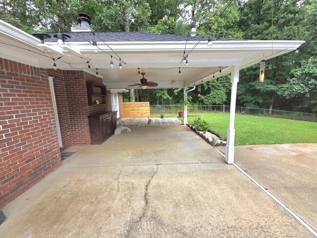 Building Photo - Beautiful Single Family Home