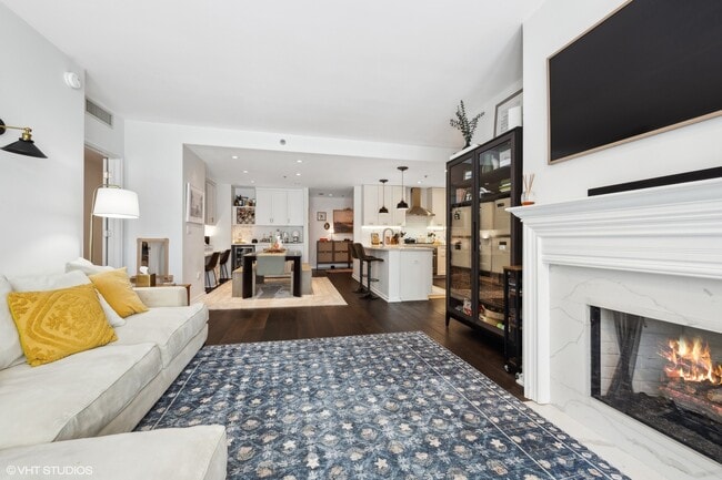 Building Photo - 160 E Illinois St