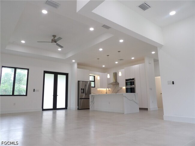 Building Photo - 174 Ocean Park Dr