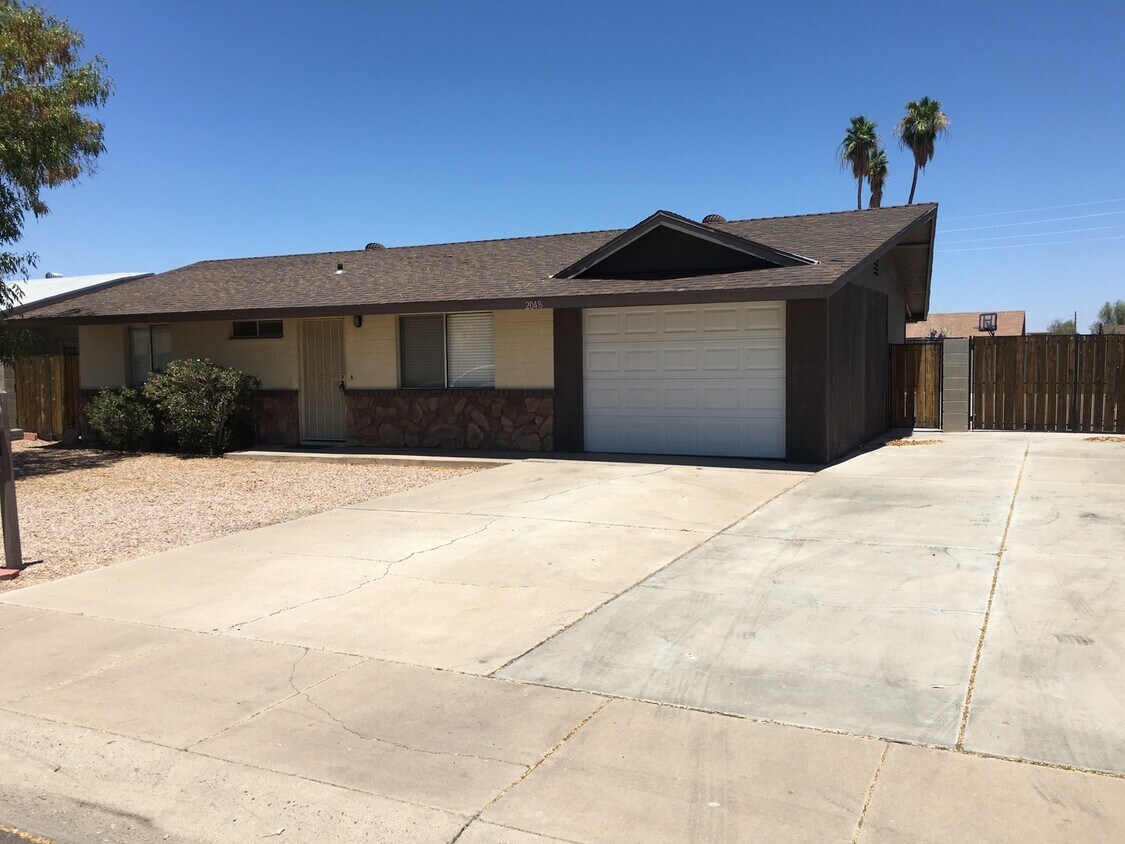 Foto principal - **Excellent 3br/1ba/1garage HOUSE (CHANDLE...