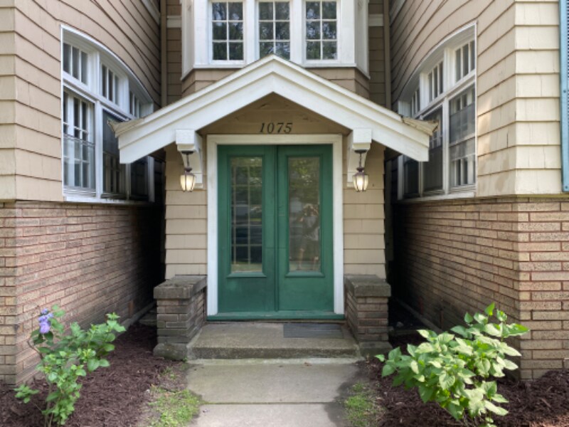 Primary Photo - 1075 Park Ave