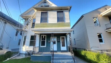 Building Photo - 319 Mansion St