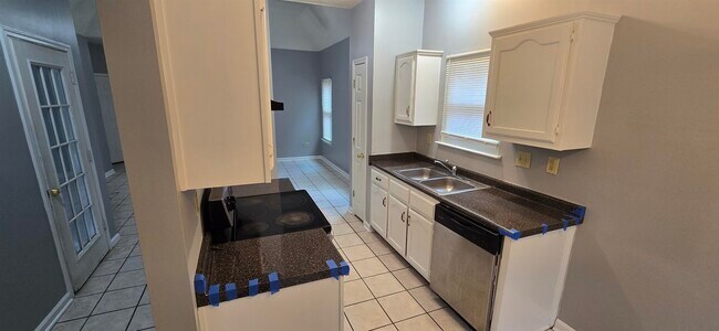 Building Photo - 6761 Whitten Pine Dr